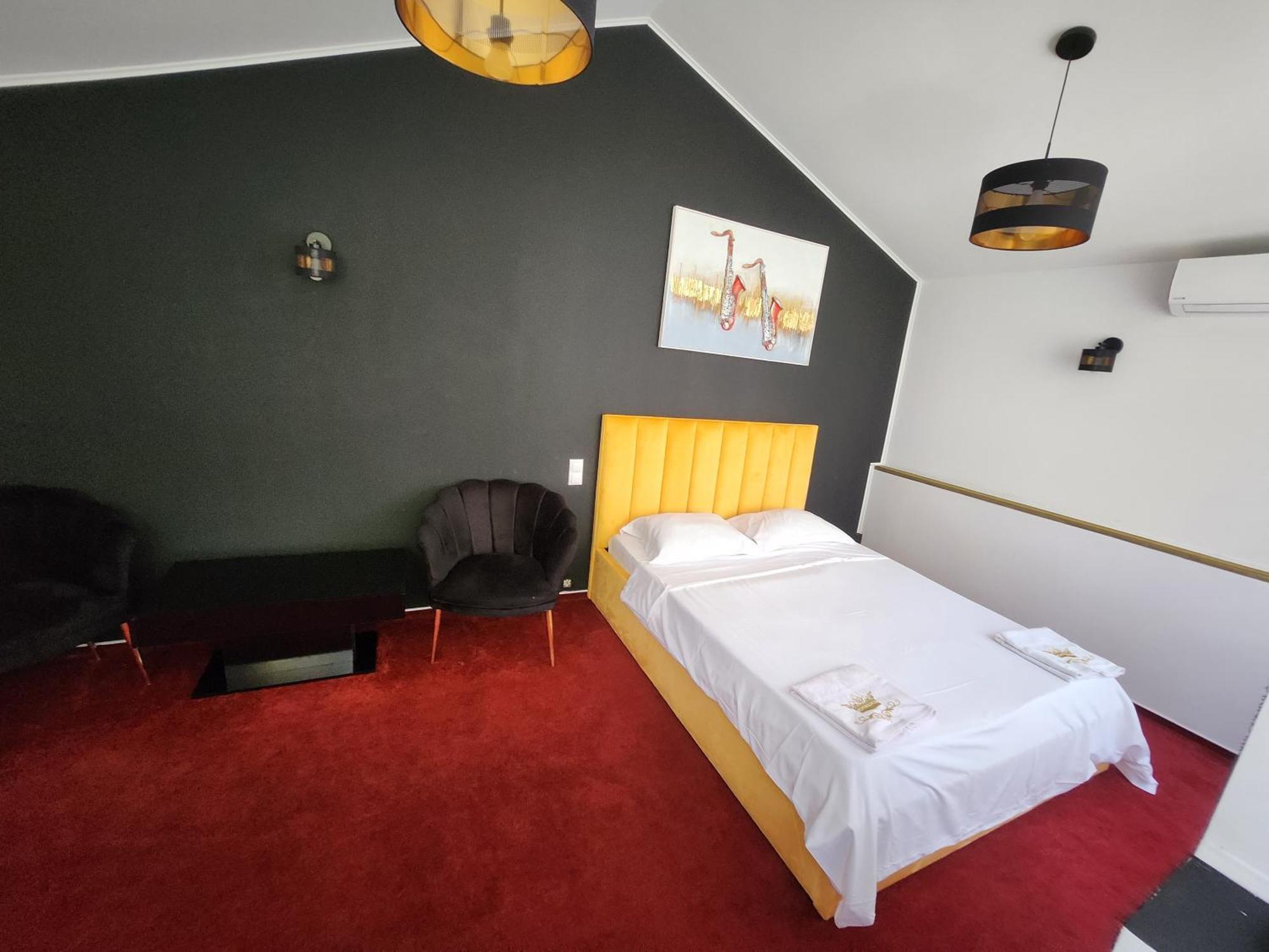 Karma Hotel Bukares Bagian luar foto
